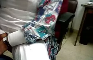 Tóc đỏ và ép ngón ta ...