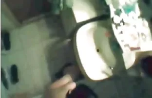 Roztocil cả hai lỗ v ...