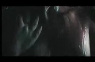 Già, cô gái tóc vàng ...