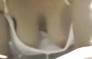 Người đàn ông với bộ ...